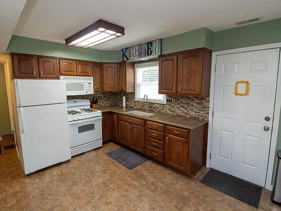 5th image of 3001 Pokagon Dr