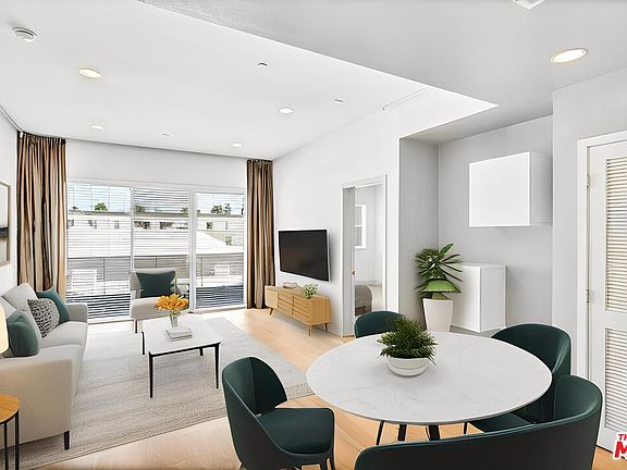 2nd image of 4211 Redwood Ave Unit 305