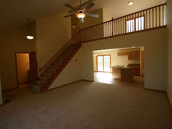 4th image of 829 N Newport Run