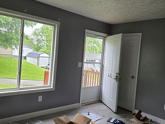 4th image of 371 Penson St #371