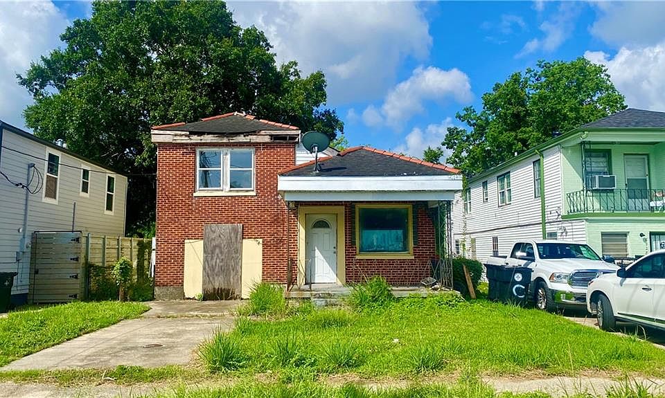 1st image of 8924 Palm St
