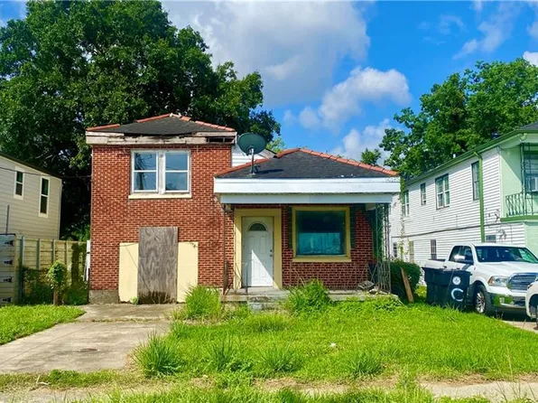 8924 Palm St, New Orleans, LA 70118