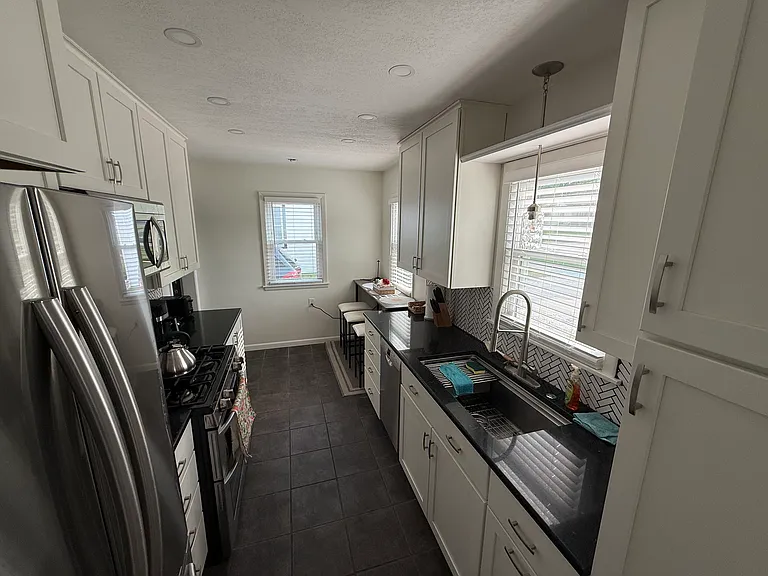 406 18th Ave SW — Photo 24