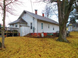 200 N 1st St, Gower, MO 64454