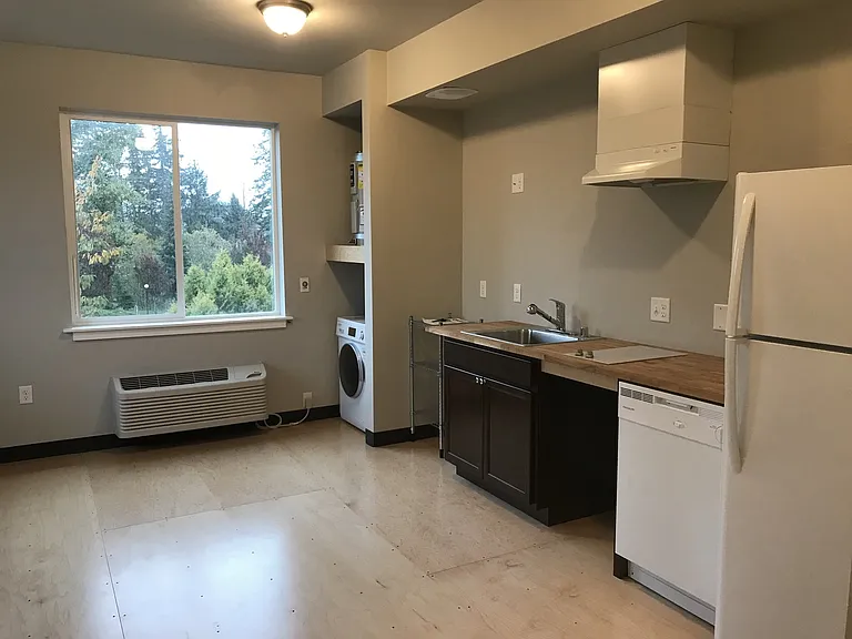 194 E. Bakerview Rd — Photo 8