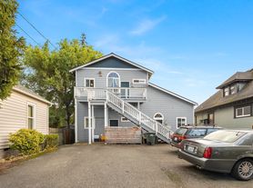 1704 G St, Bellingham, WA