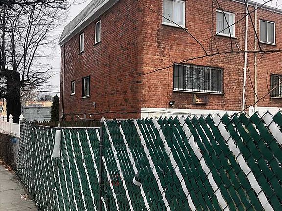 3rd image of 1311 Burke Ave