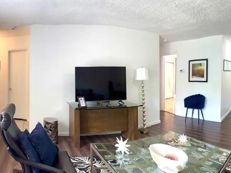 7306 Huntwood Cir — Photo 4