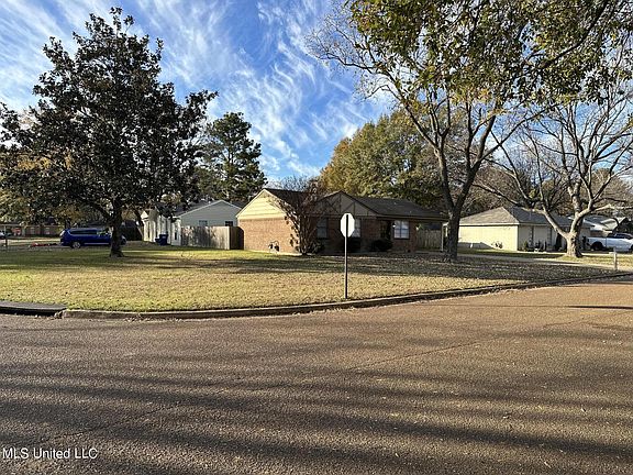 4th image of 2814 Normandy Dr