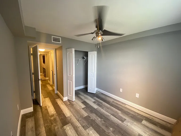 2831 N Oakland Forest Dr — Photo 12