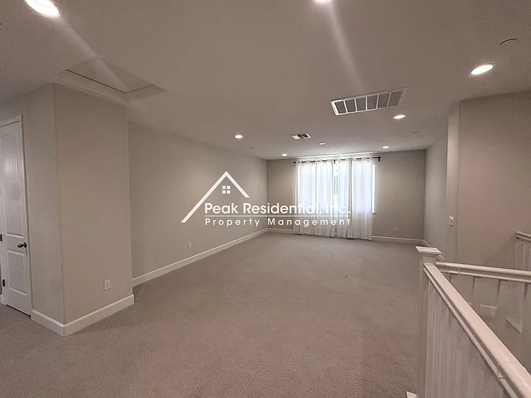 2794 Elderberry St — Photo 13