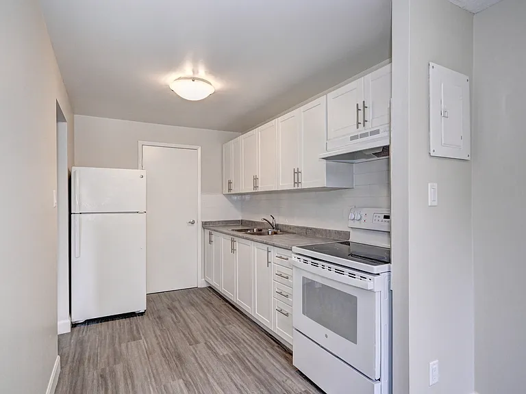 255 Belsyde Ave E — Photo 8