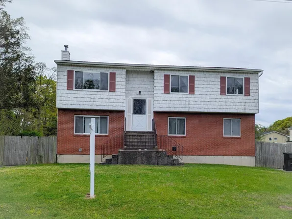 56 Fitchburg Street, Bay Shore, NY 11706