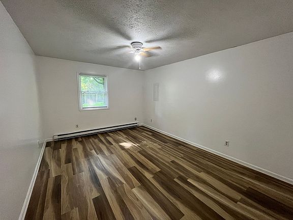 2nd image of 7 Anchor Ct #A