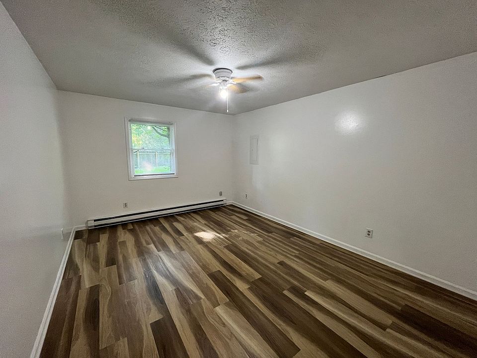 1st image of 7 Anchor Ct #A
