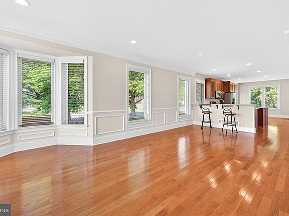 4th image of 3101 Independence Ct