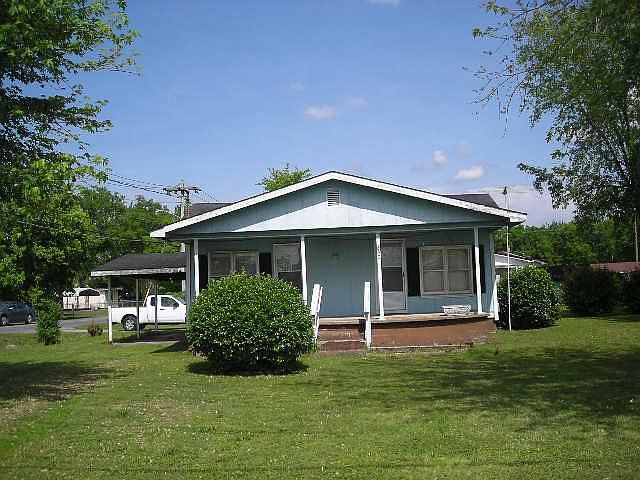 1st image of 840 Deery St