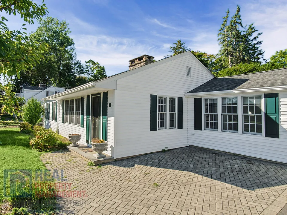 7 Sunset Rd