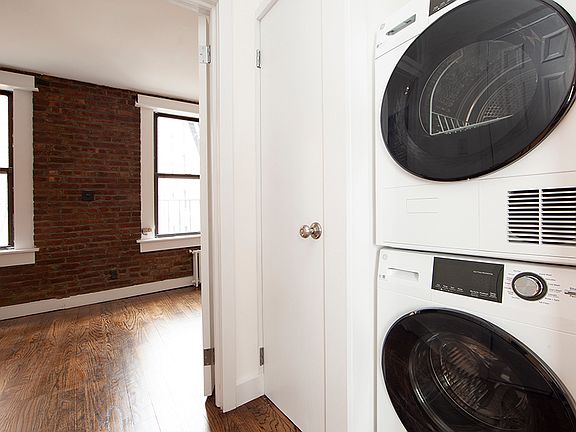 5th image of 15 Essex St APT 10