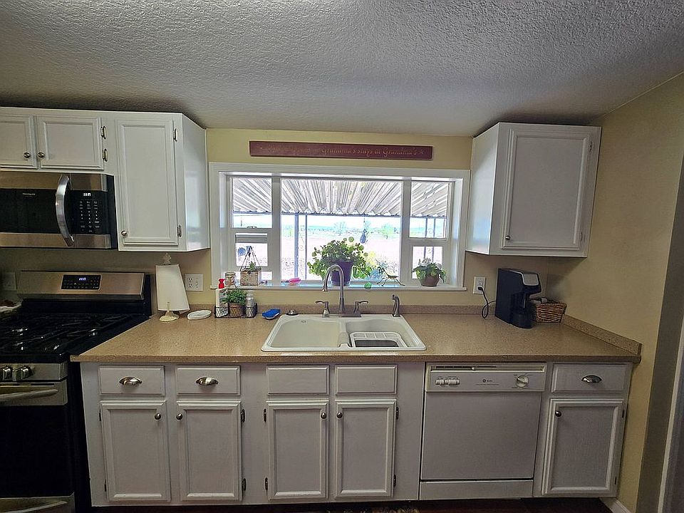 1st image of 853 N Highway 89 #105