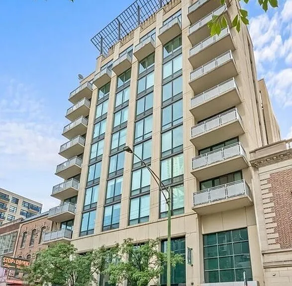 744 N Clark St #1004 — Photo 1