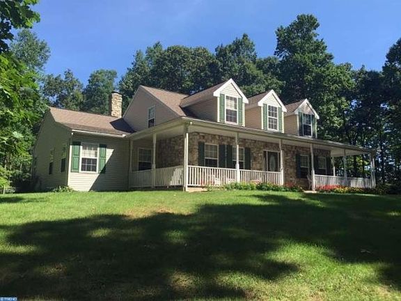 2nd image of 13 Linda Ln