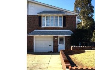 3296 Red Lion Rd, Philadelphia, PA 19114