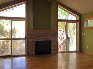 910 Farrington St, Saint Paul, MN 55117