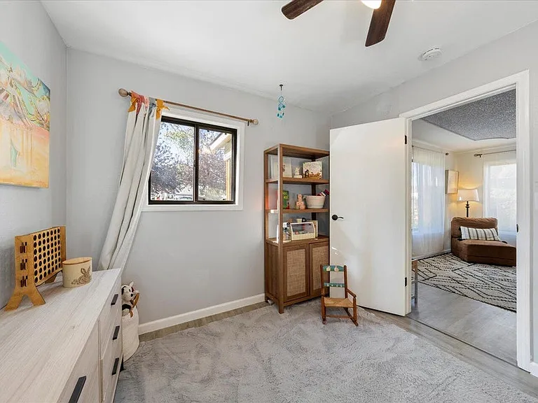 638 S 4th St — Photo 15