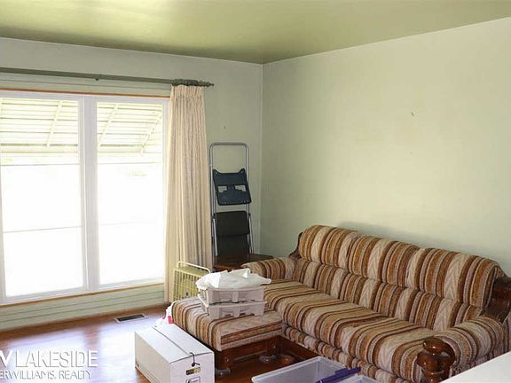 5th image of 28040 Lorenz St