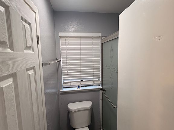 4th image of 4627 N Emerson Ave #103