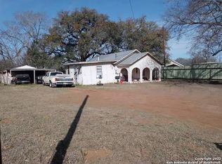 414 Oakhaven Rd, Pleasanton, TX 78064