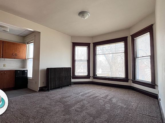 4th image of 102 S Connecticut Ave #C