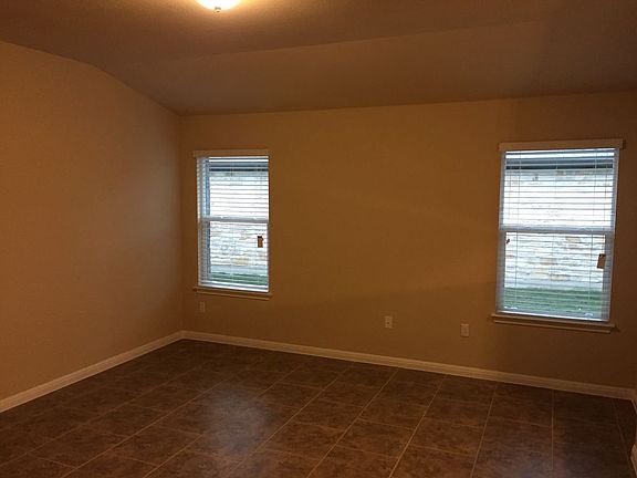 4th image of 260 Kingfisher Ln