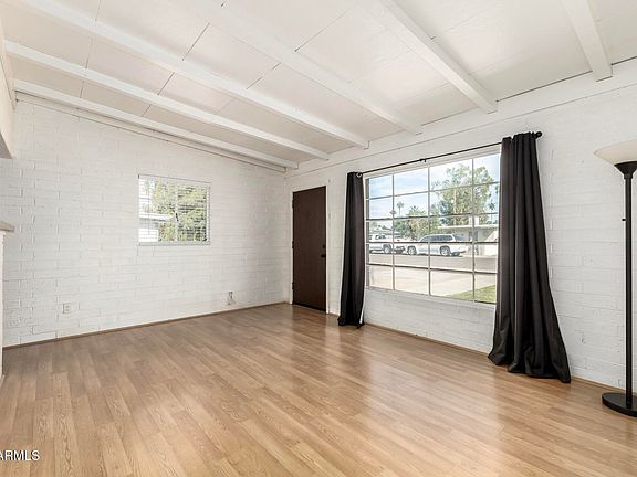 3rd image of 430 S Robert Rd