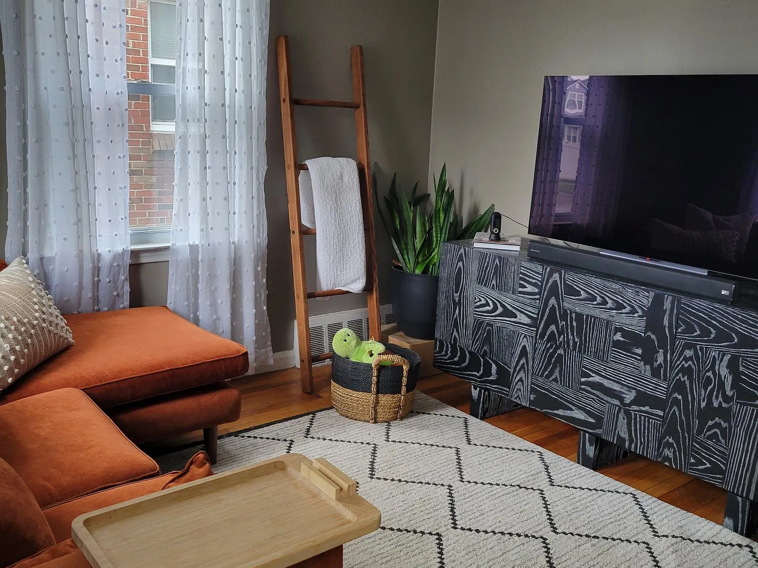 3 bed, 900 sqft, $1,525 — Photo 4
