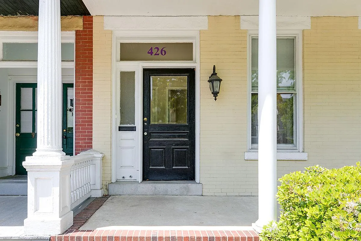 1 bed, 800 sqft, $1,700 — Photo 2