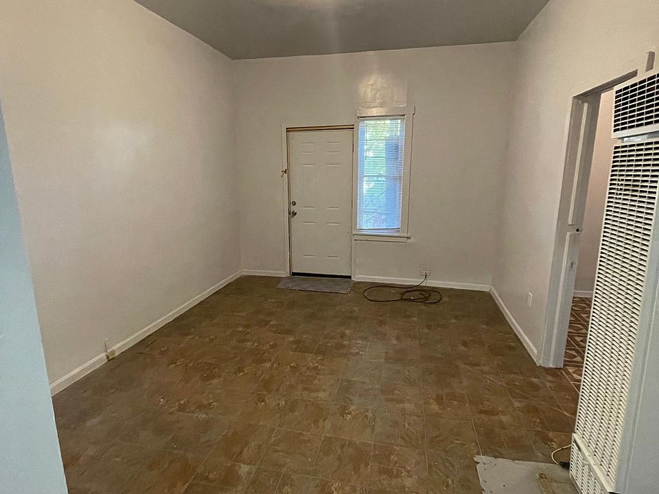 1st image of 2752 S Kedvale Ave