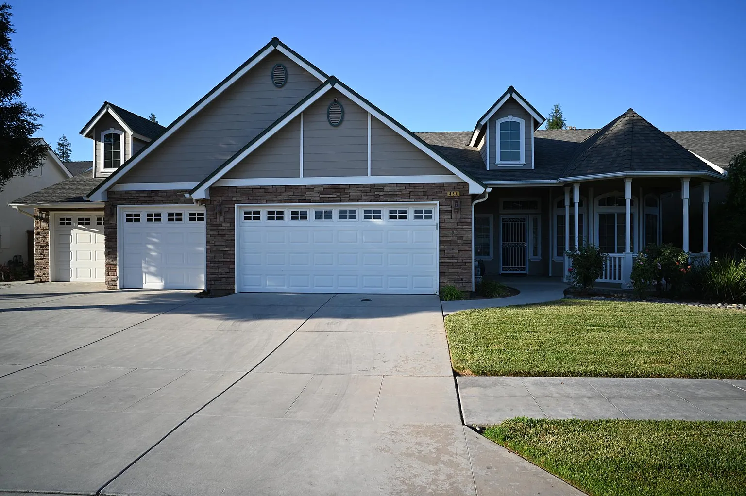434 W Lester Ave photo 1