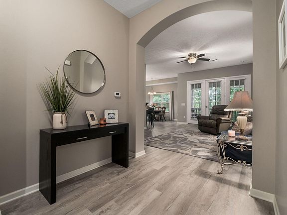 5th image of 675 Wintergreen Way