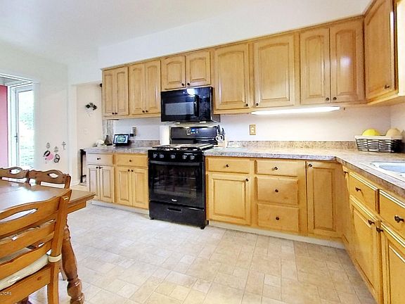 4th image of 12825 Grand Willow Dr