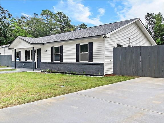 5th image of 2613 Club House Rd