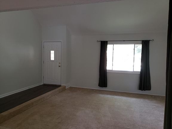 2nd image of 5932 Clarendon Ct