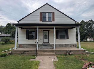 255 N 4th St, Ulysses, NE 68669