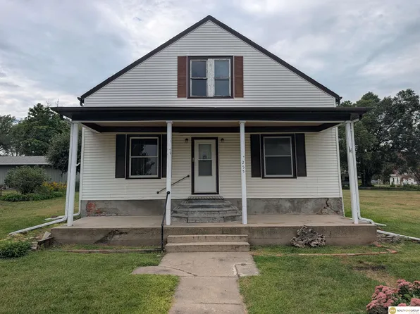 255 N 4th St, Ulysses, NE 68669