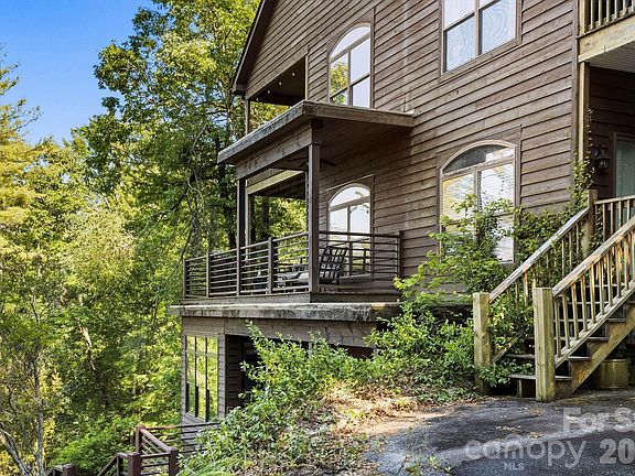 2nd image of 30 Lower Tanglewood Rd E Unit 2