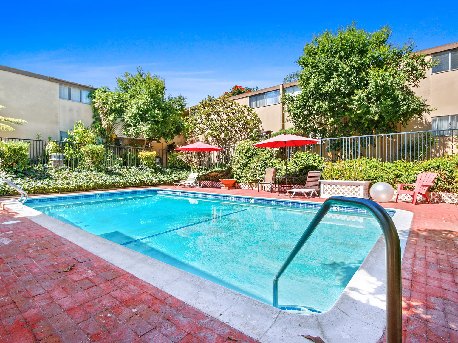 Parkwood Villas — Photo 4