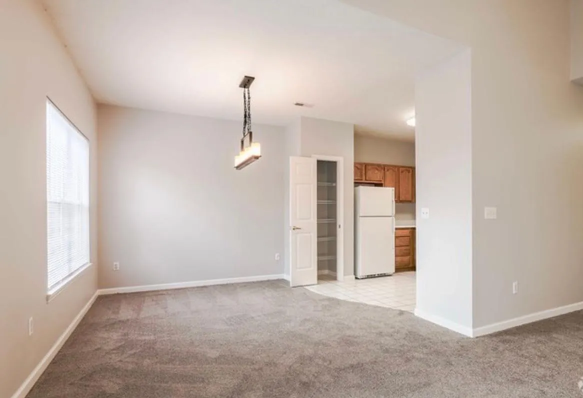 Mandarin Cove Apartments — Photo 2