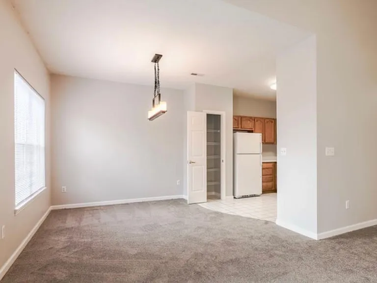 Mandarin Cove Apartments — Photo 2