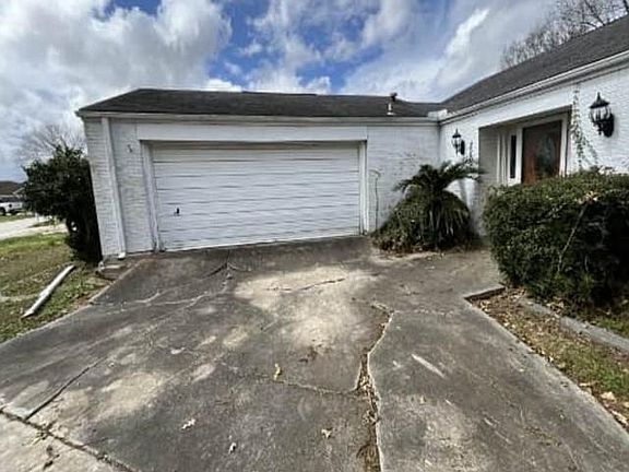 2nd image of 2207 N Von Braun Ct